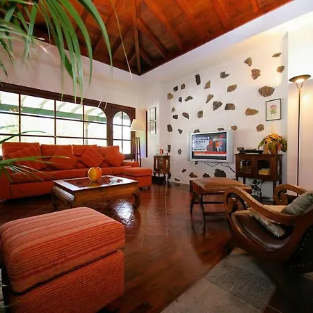 Sleeps 6 Pool Wifi ヴィラ