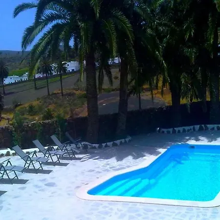 ヴィラ Sleeps 6 Pool Wifi *
