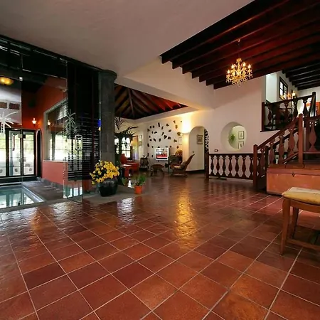 ヴィラ Sleeps 6 Pool Wifi *