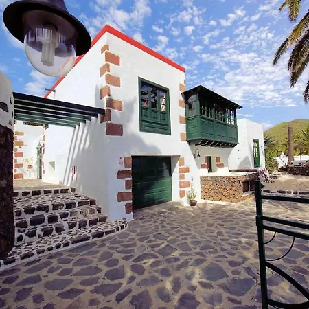 Sleeps 6 Pool Wifi ヴィラ アリア