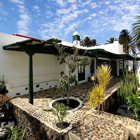 ヴィラ Sleeps 6 Pool Wifi アリア