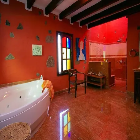Villa Sleeps 6 Pool Wifi Haría