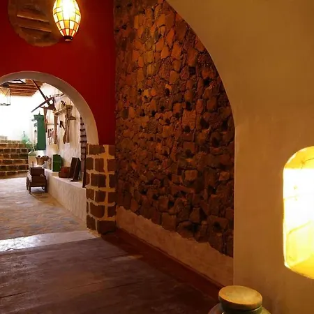 Sleeps 6 Pool Wifi Haría